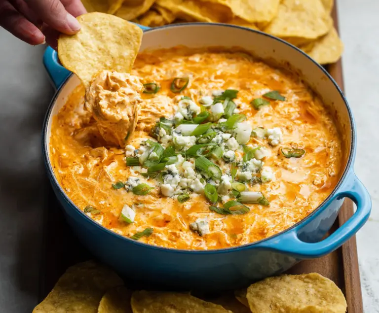 Creamy Spicy Buffalo Chicken Dip