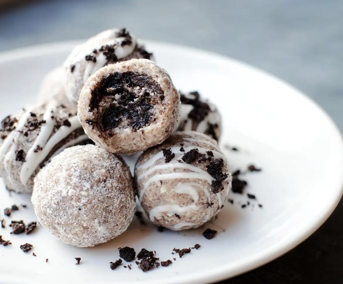 Easy Nutritious Oreo Protein Balls