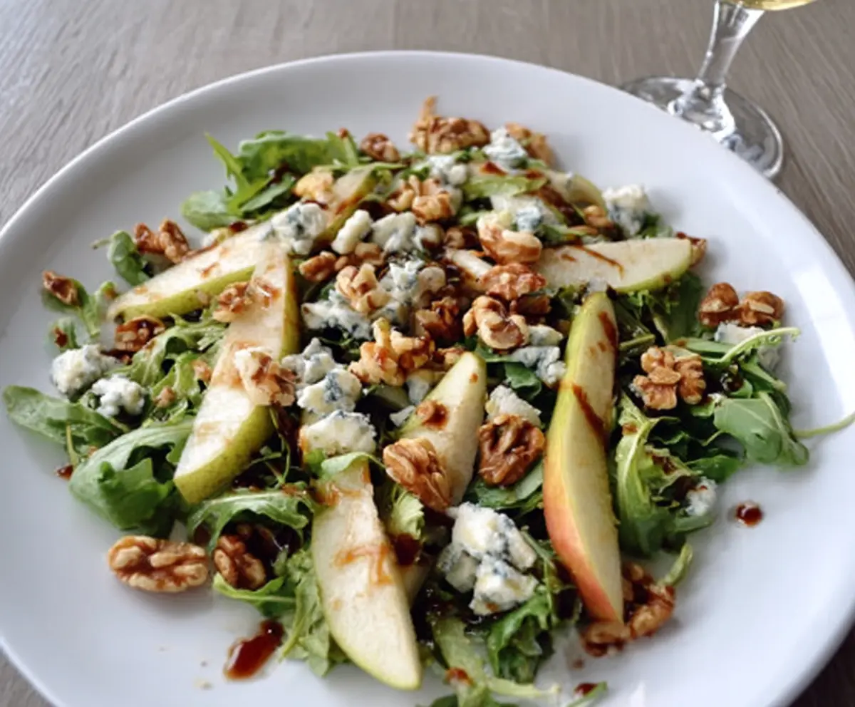 Fresh Pear & Gorgonzola Salad with Candied Walnuts