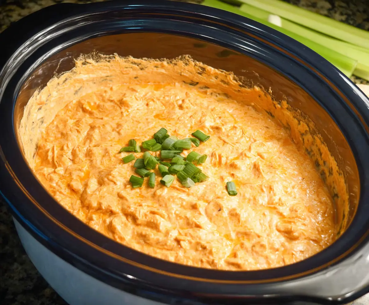 Easy Crock Pot Buffalo Chicken Dip